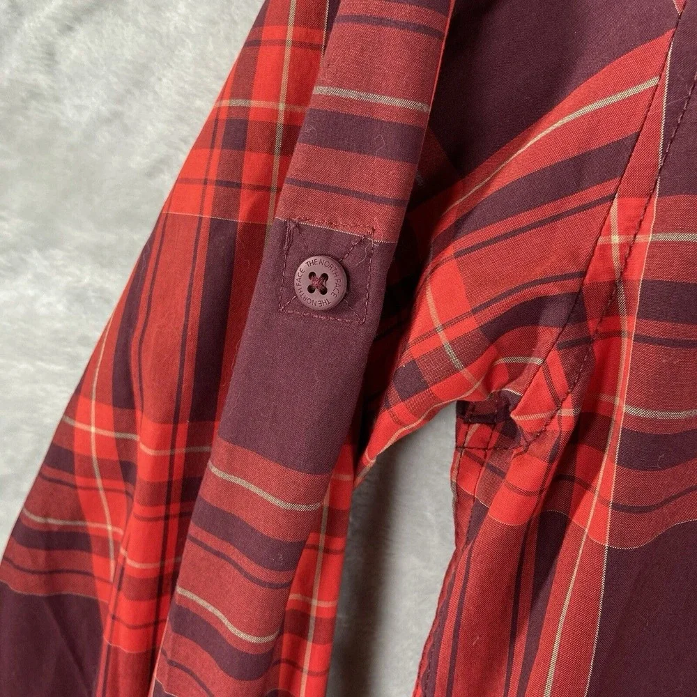 The North Face Shirt men's Medium Button Up Vented Fishing Roll Tabs Red Plaid
